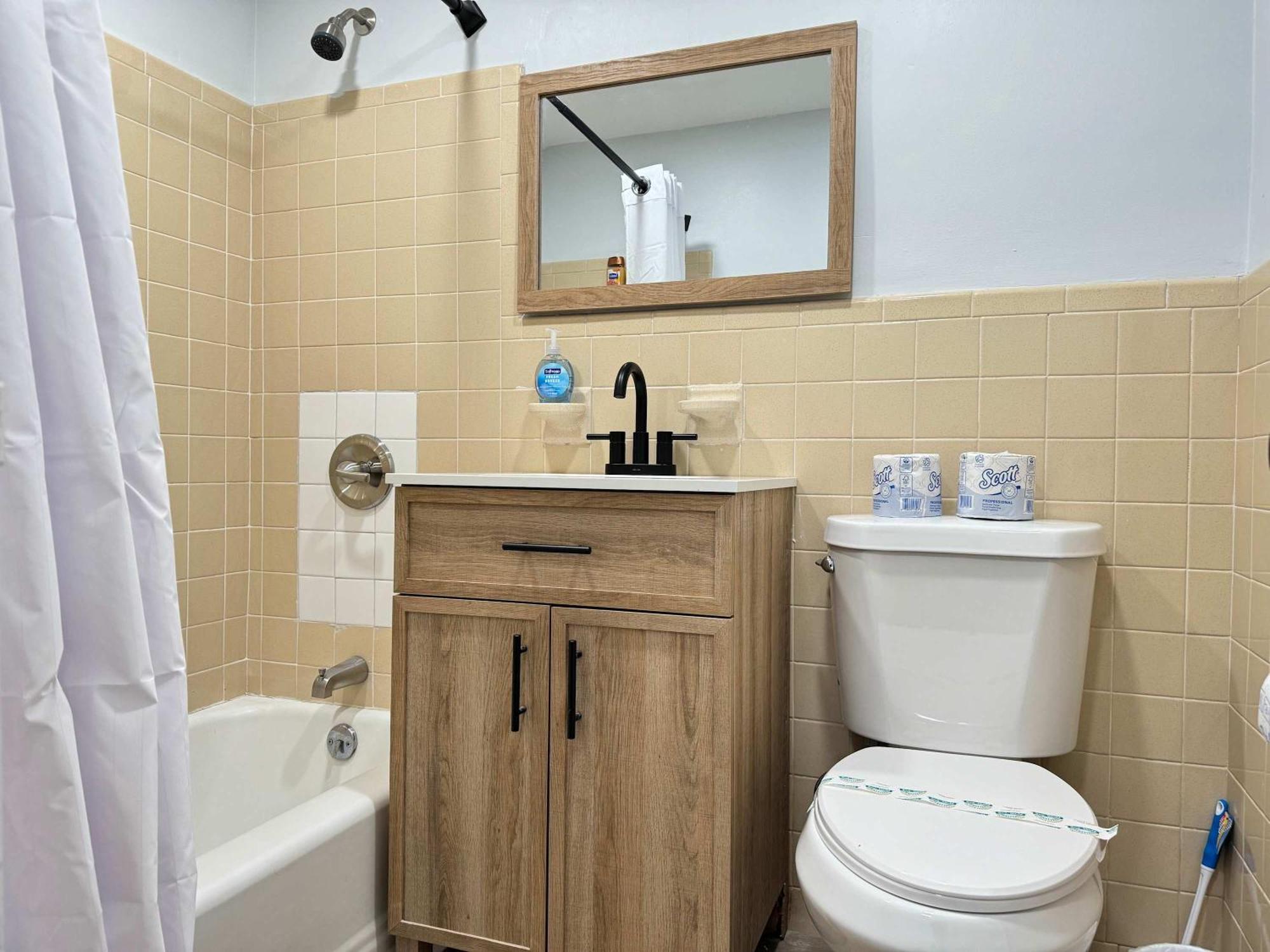 View Newly Renovated 5 Beds With Free Parking Lm406 Vakantiehuis *